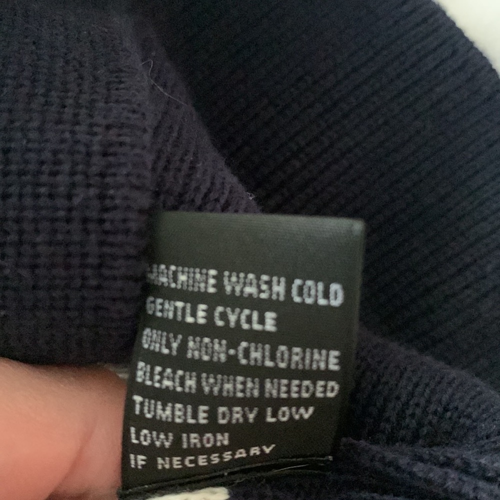CLASSY BEAUTIFUL SWEATER 💙 - Picture 5 of 6